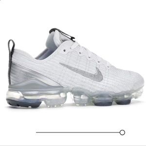 White Nike women’s air vapor max Fly Knit 3 Pure Platinum